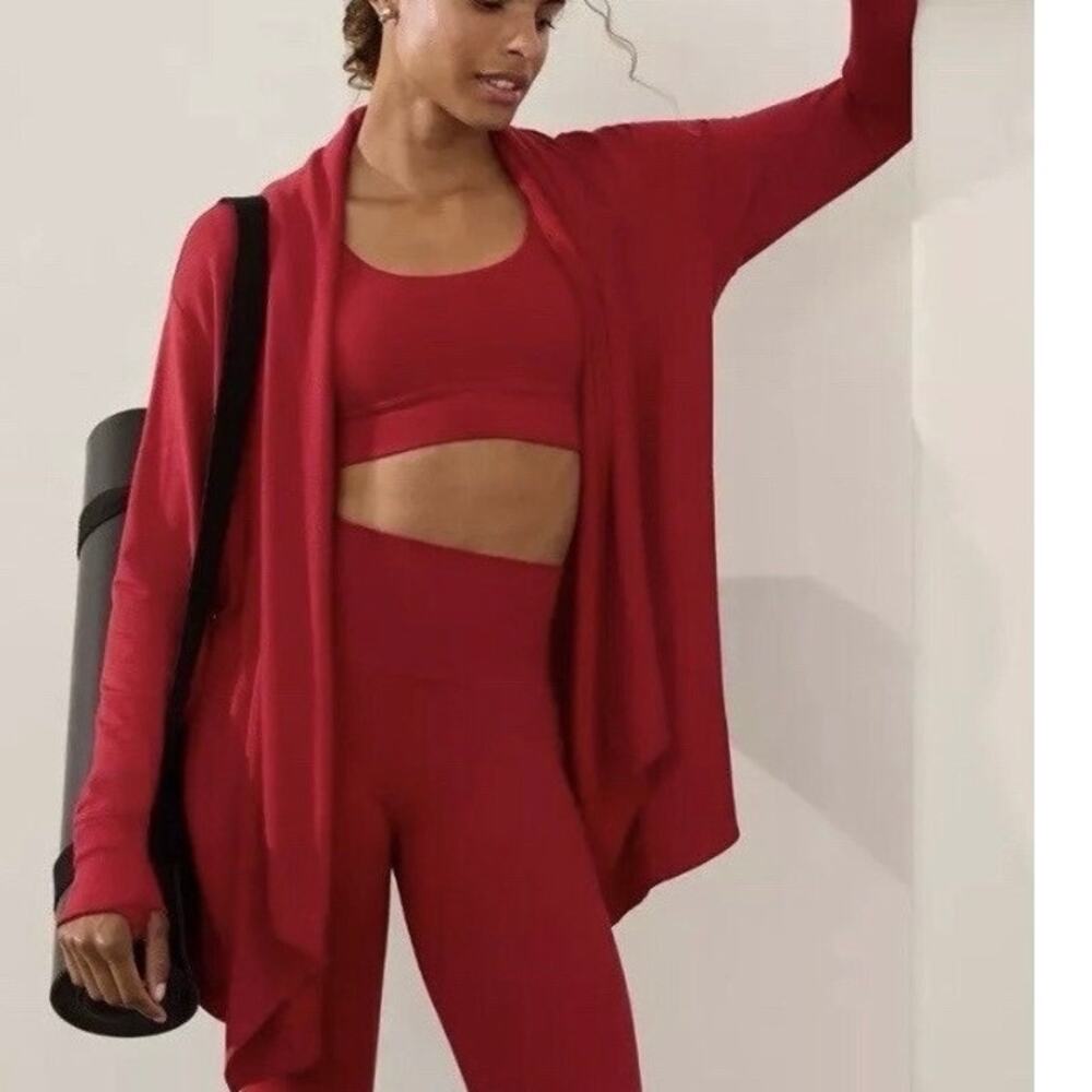 Athleta Pranayama Restore Wrap in Candy Apple Red, XL - Picture 2 of 7